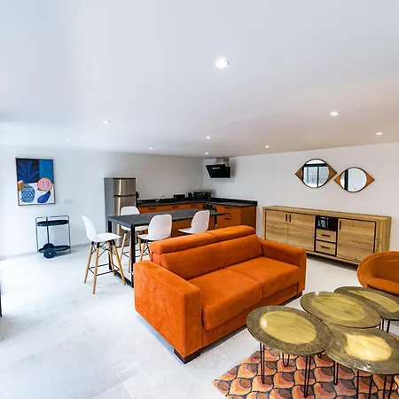 Apartment De Luxe 2 *